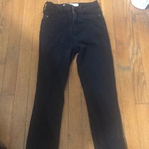 Black skinny jeans size: 00